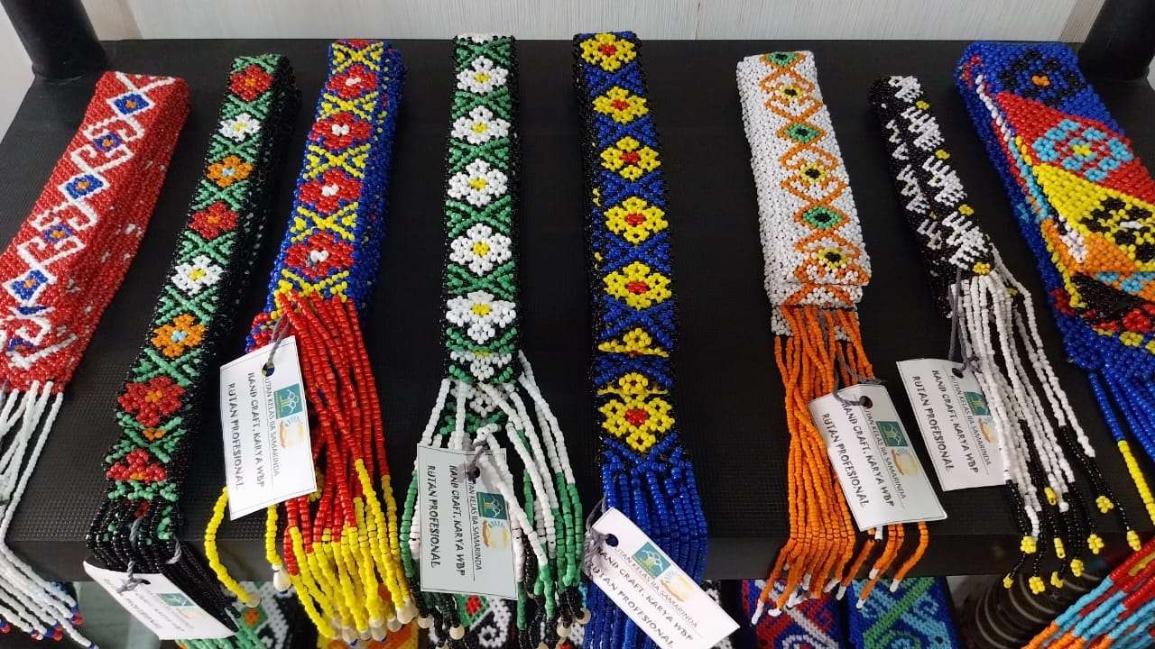 IKAT PINGGANG MANIK